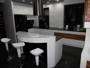 kuchnia-bialy-lakier