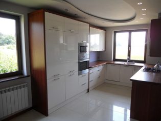 kuchnia-braz-biel-fiolet-1