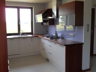 kuchnia-braz-biel-fiolet-2